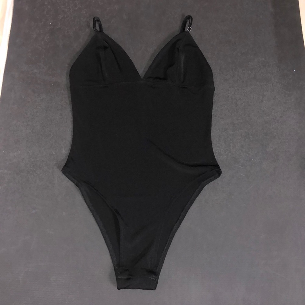 Leith black sleeveless V neck bodysuit
